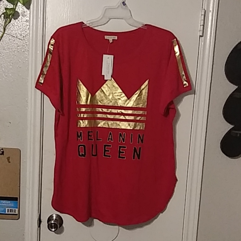 DESIREE 👕 - Picture 2 of 4